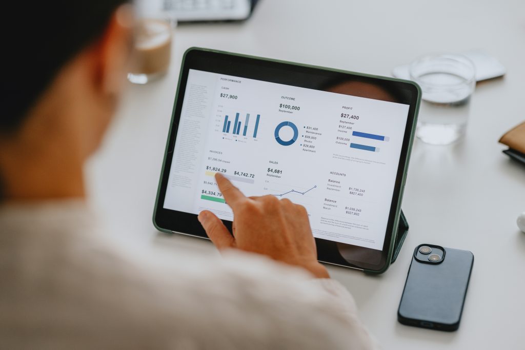 What Is a Digital Marketing Specialist and What Exactly Do They Do? 3 iStock 2160994971, What Is a Digital Marketing Specialist and What Exactly Do They Do?