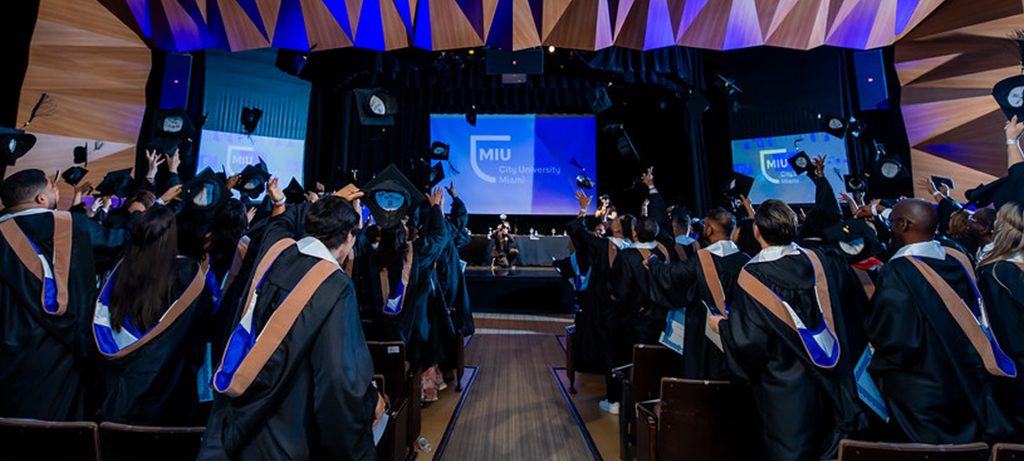 Miami brings together international talent, innovation and business, driven by UNIR and MIU. 3 Graduacion 1, Miami brings together international talent, innovation and business, driven by UNIR and MIU.